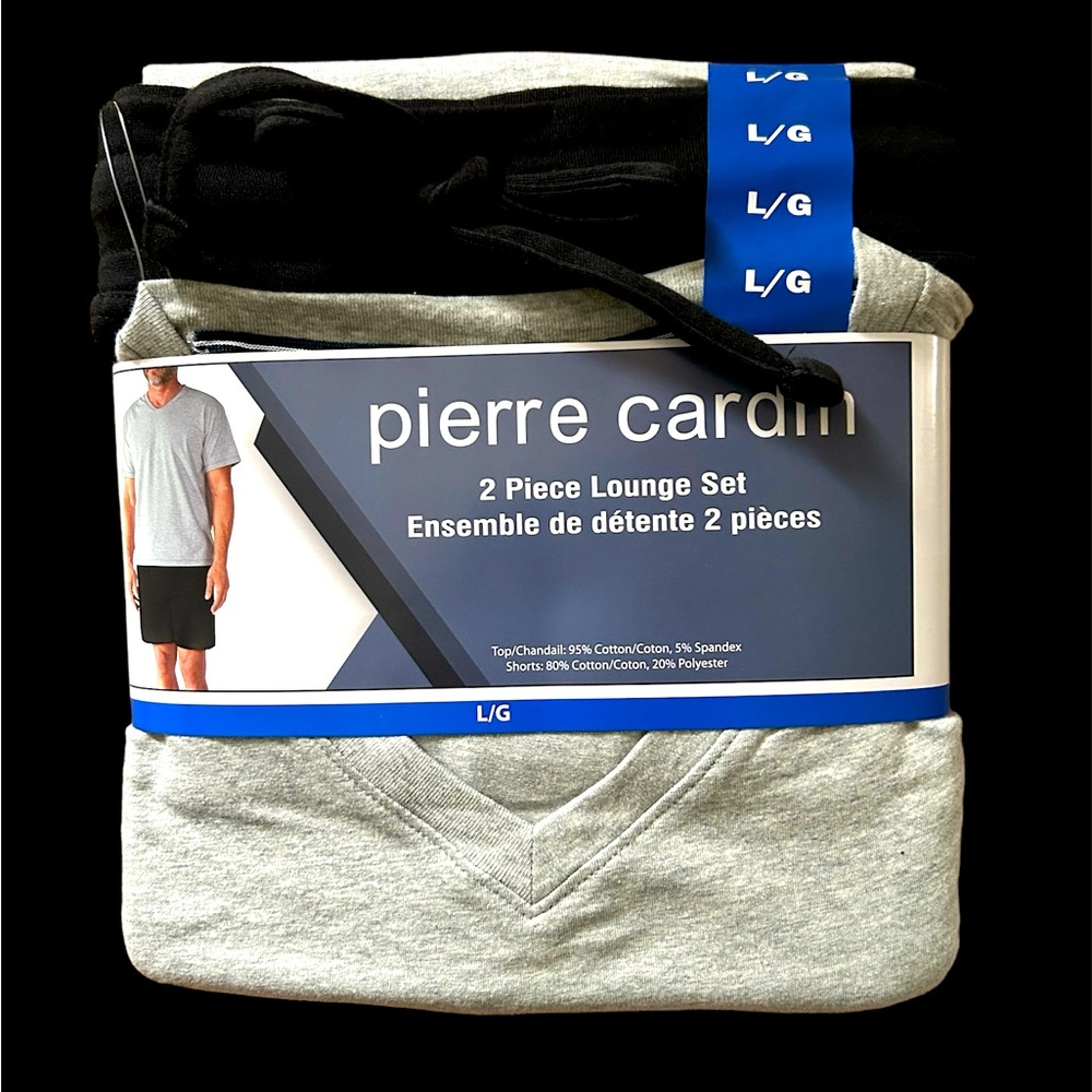 New Pierre Cardin 2 piece lounge set. Large .